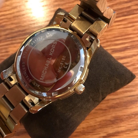 Michael Kors Jet Set Watch - Gold - Picture 6 of 6